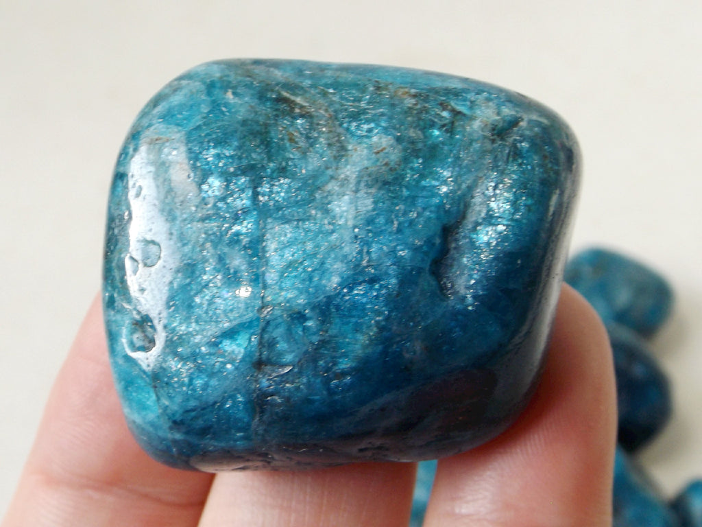 Blue Apatite Meaning and Healing Properties – Esoteric Aroma