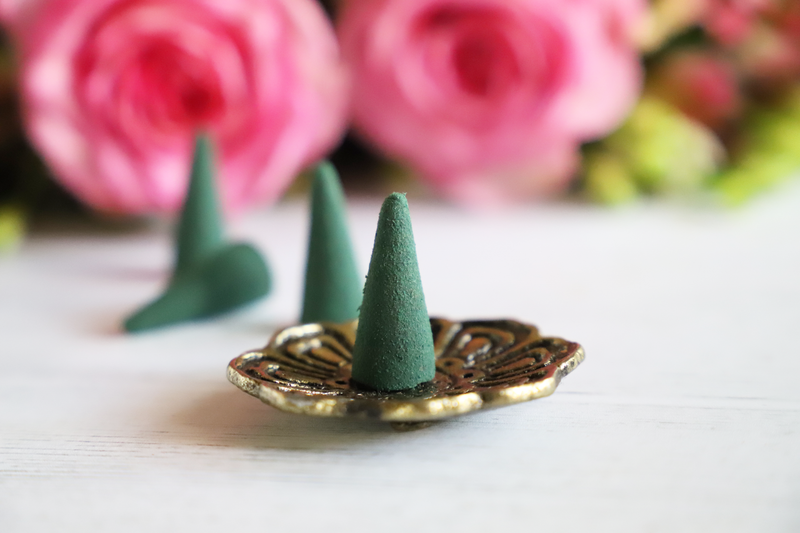 Aqua Oud incense cones