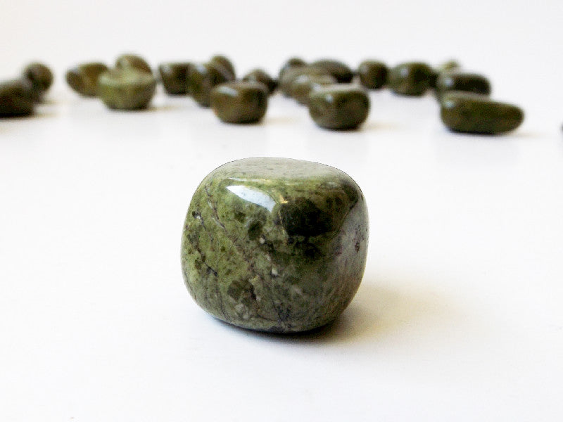 Epidote in Quartz tumbled crystal - 2pcs - Esoteric Aroma